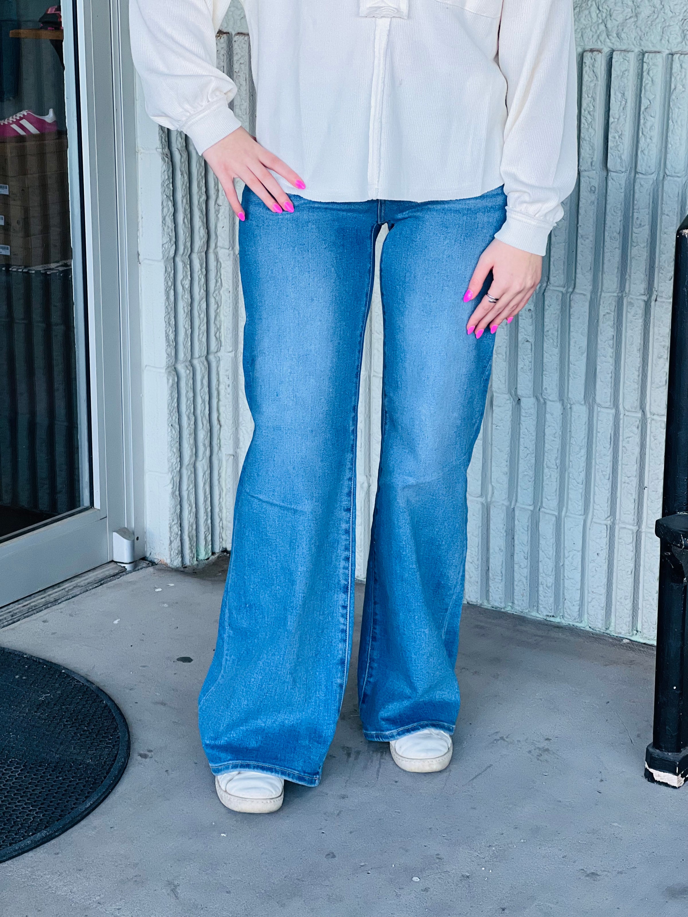 Risen | Low Rise Wide Leg Jeans