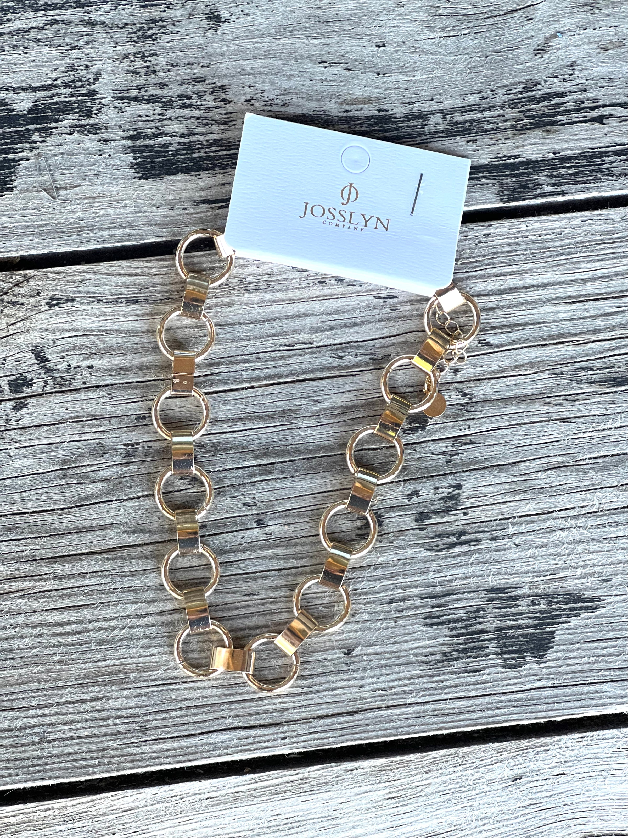 Chunky Circle Link Chain Shortie Necklace