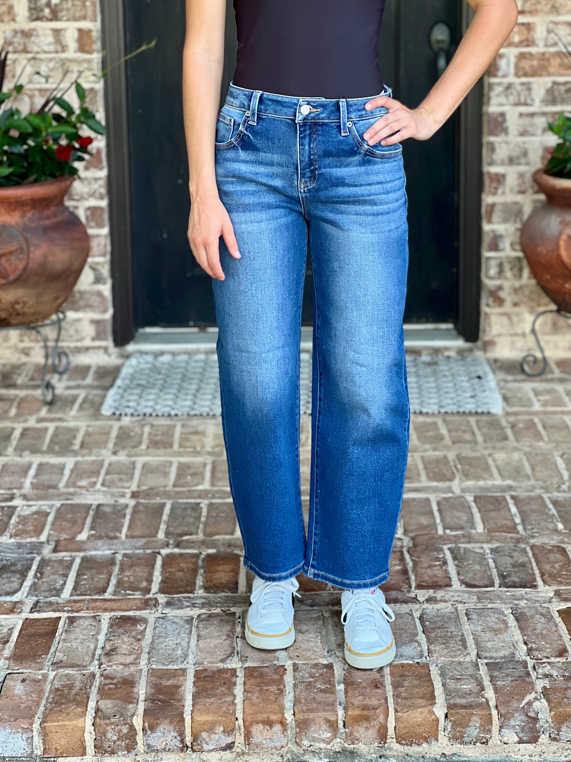 J21 Eleven | Medium Wash Mild Barrel Jeans