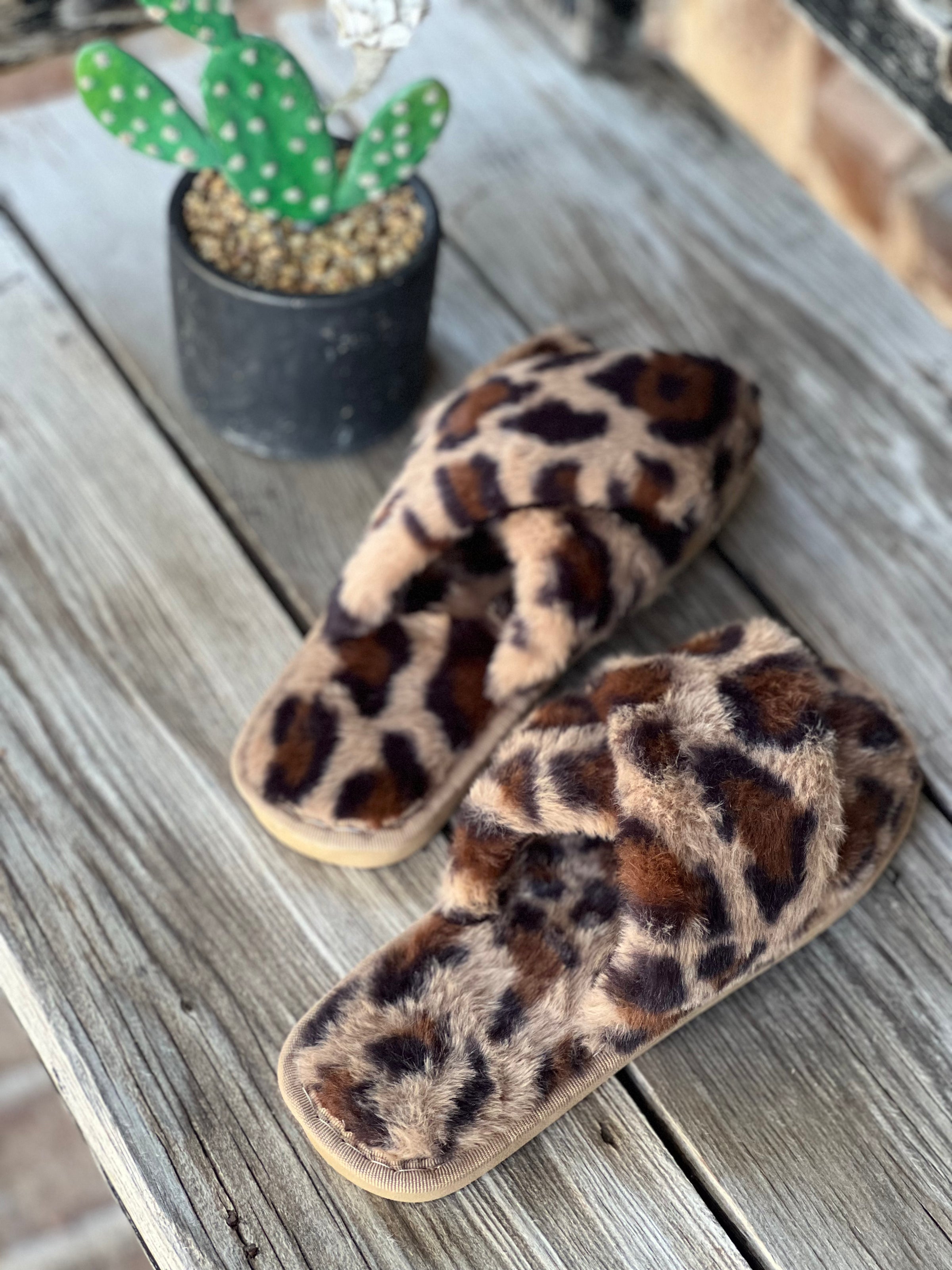 Leopard Cross Pattern Fluffy Slippers