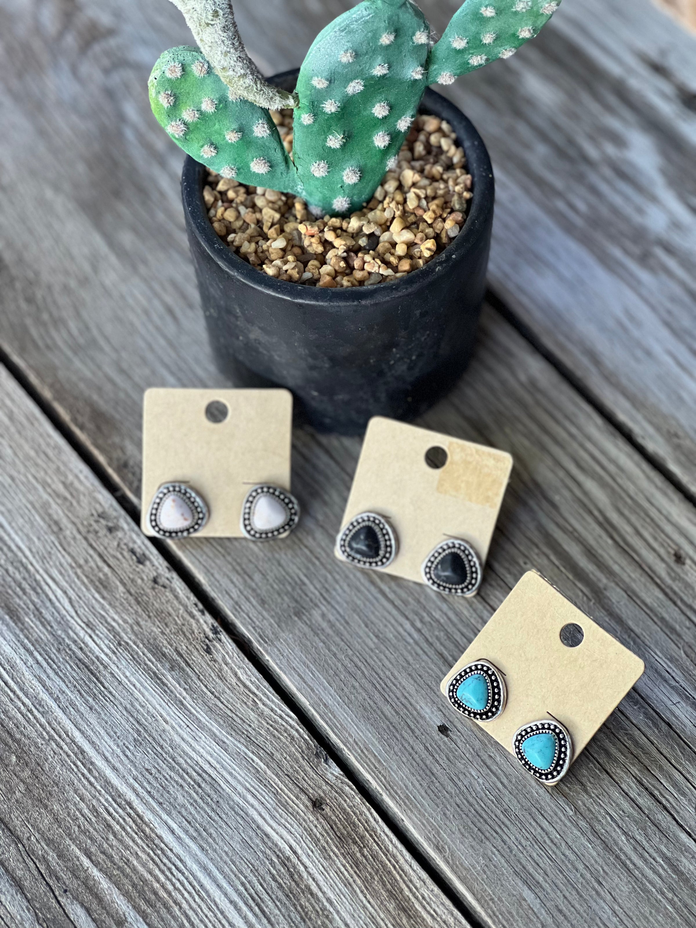 Western Stone Tri Studs