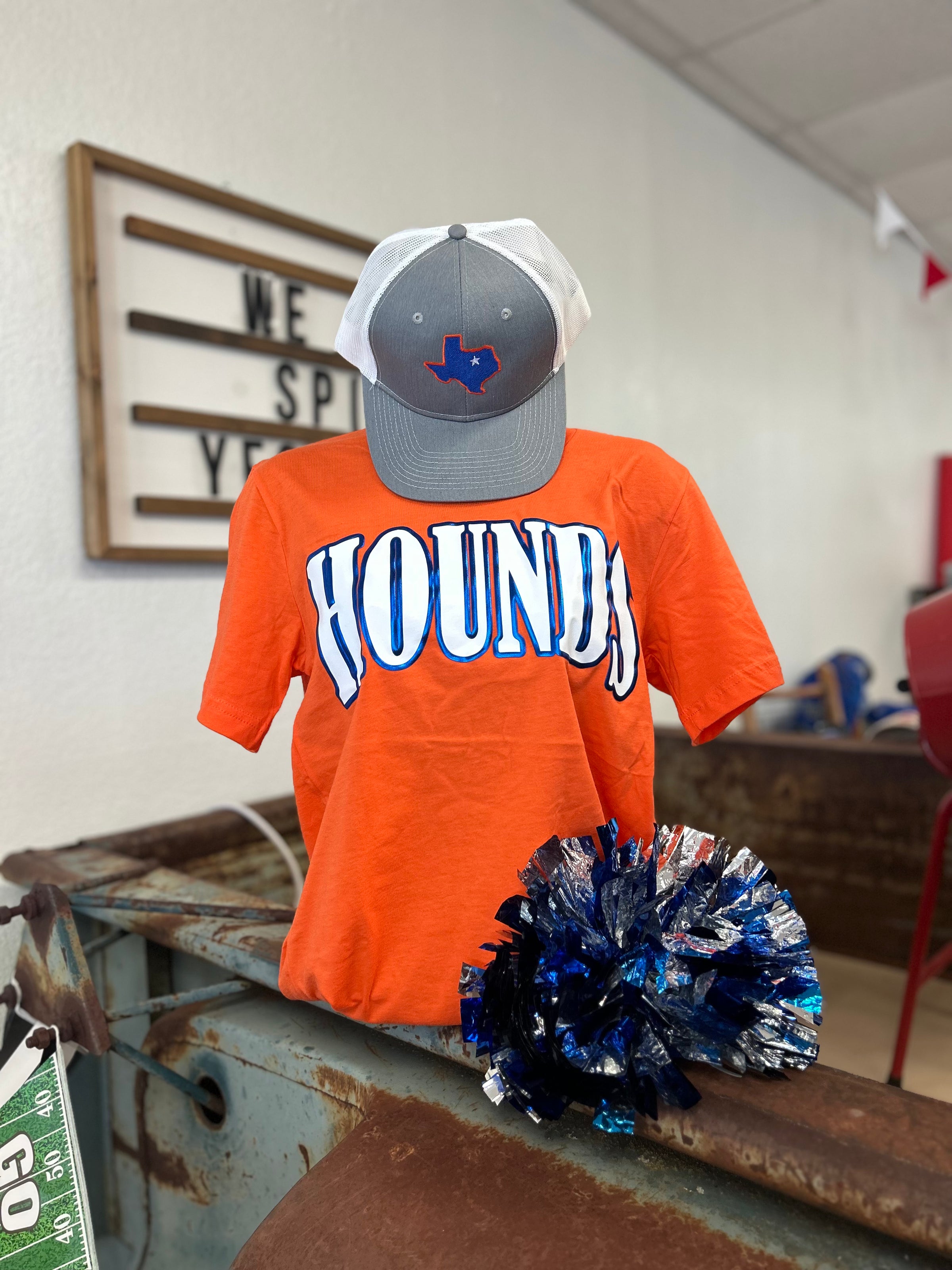 Arched Hounds with Metallic Puff Tee